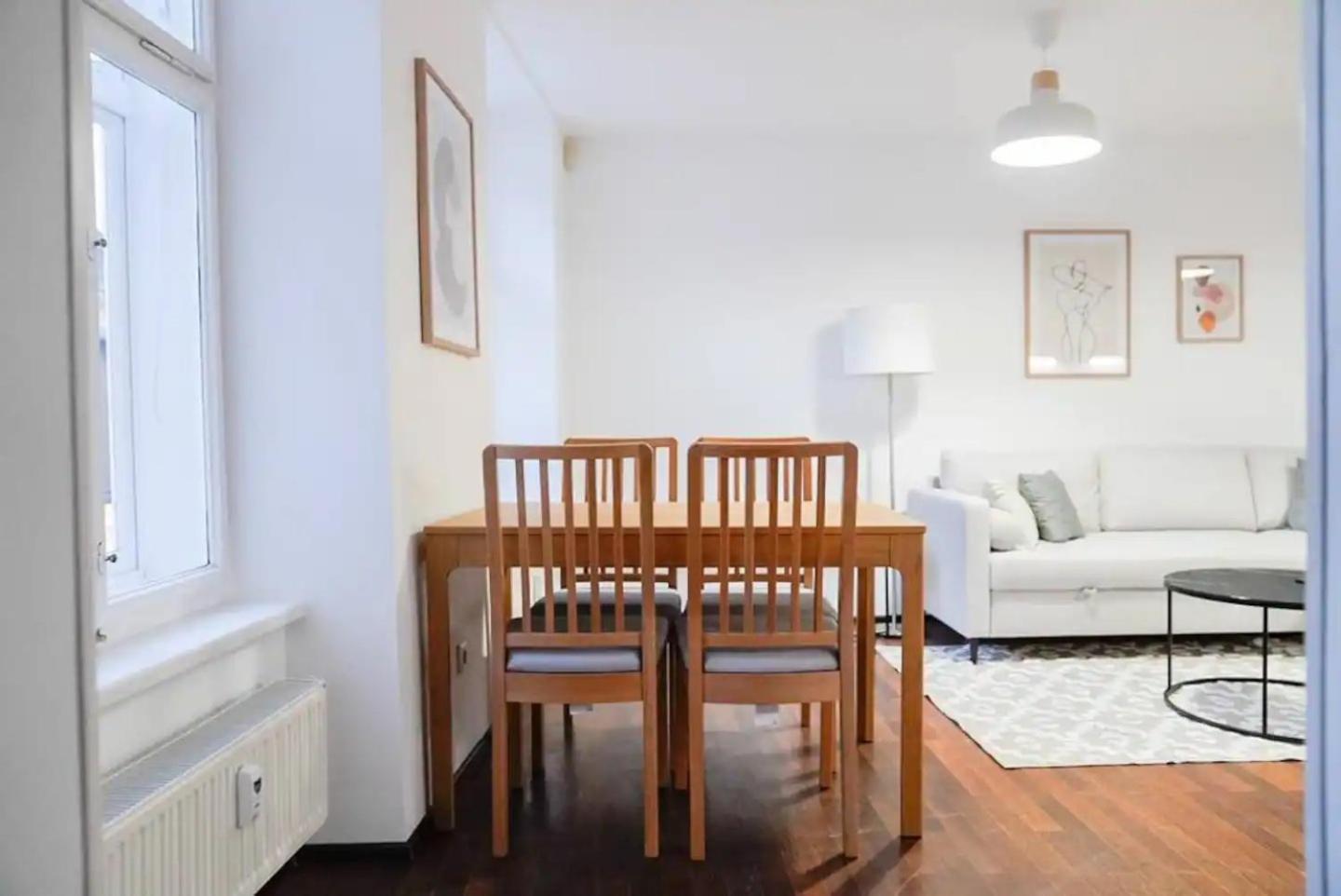 Authentic Austrian Flat In The South Of Vienna Lejlighed Modling Eksteriør billede