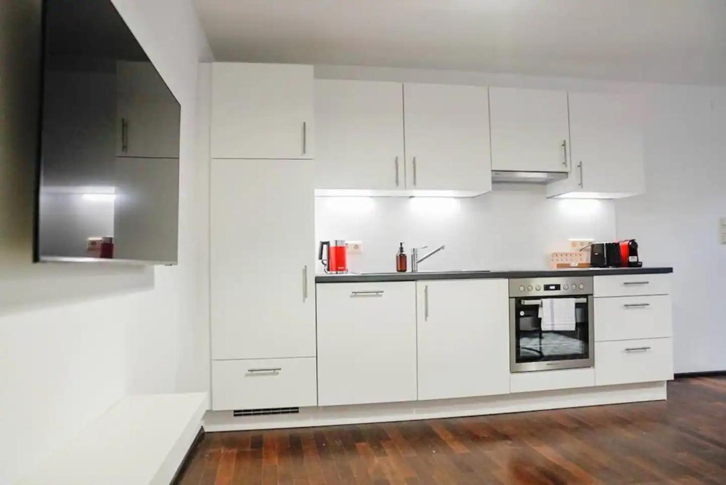 Authentic Austrian Flat In The South Of Vienna Lejlighed Modling Eksteriør billede