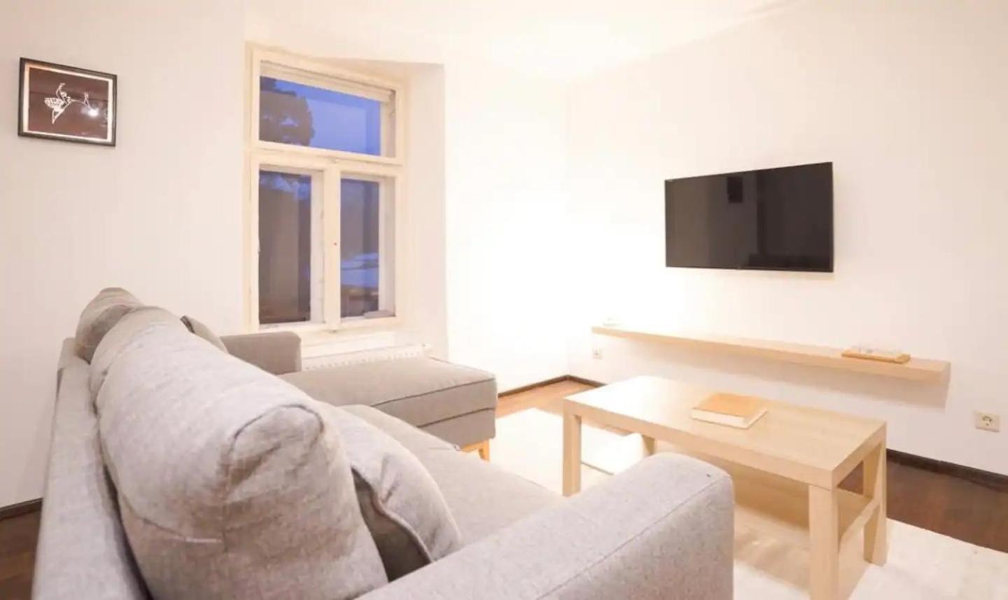 Authentic Austrian Flat In The South Of Vienna Lejlighed Modling Eksteriør billede