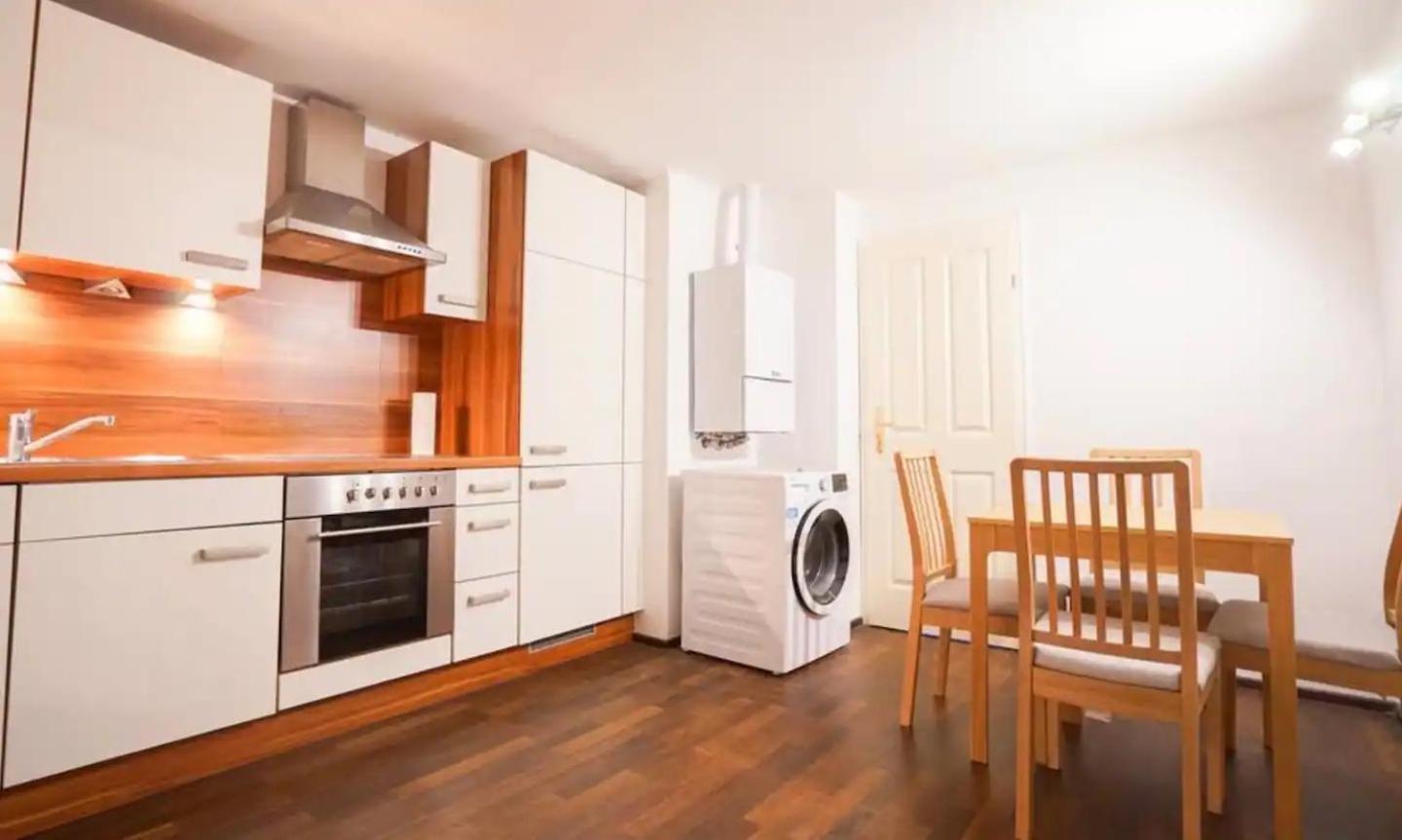 Authentic Austrian Flat In The South Of Vienna Lejlighed Modling Eksteriør billede
