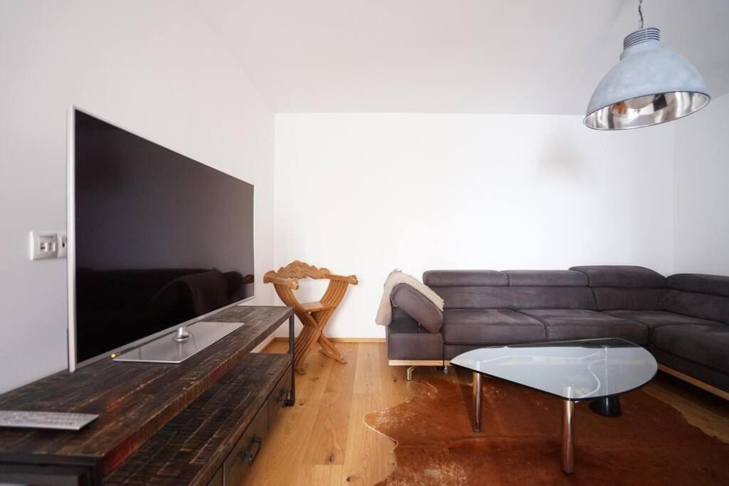 Authentic Austrian Flat In The South Of Vienna Lejlighed Modling Eksteriør billede