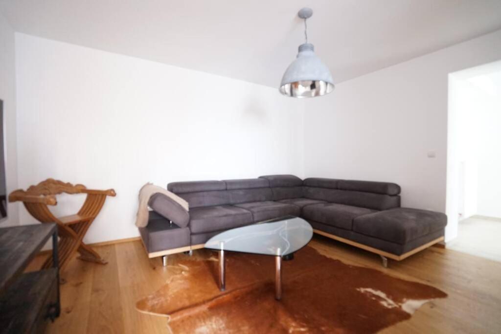 Authentic Austrian Flat In The South Of Vienna Lejlighed Modling Eksteriør billede