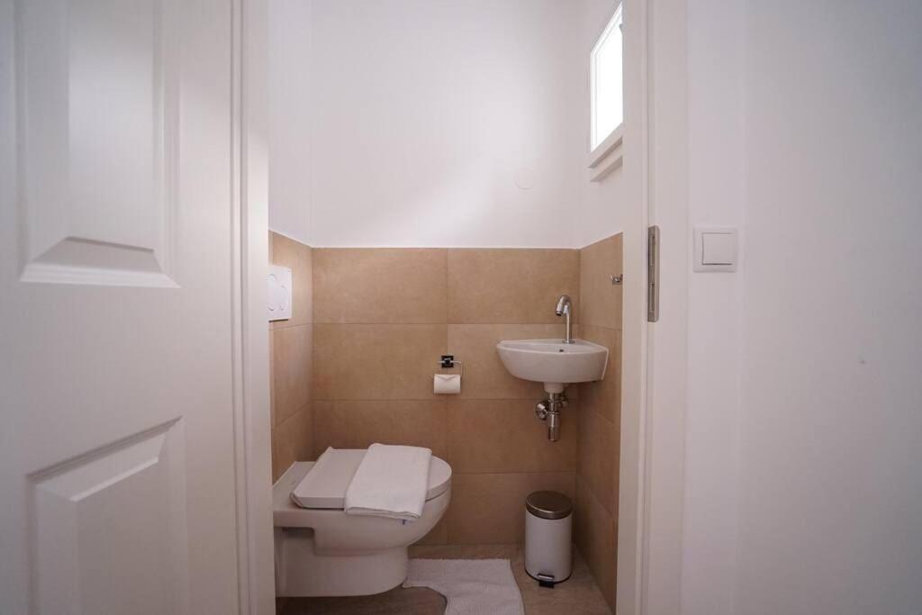 Authentic Austrian Flat In The South Of Vienna Lejlighed Modling Eksteriør billede